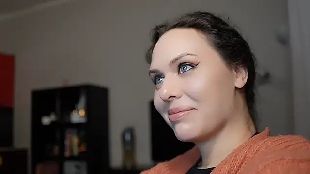 MollyCheiz online show from 12.10.24