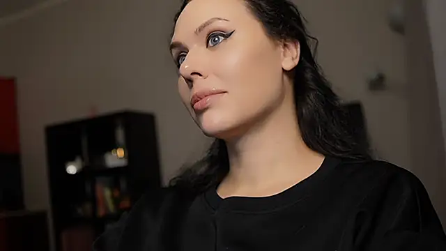 MollyCheiz online show from 12.21.24