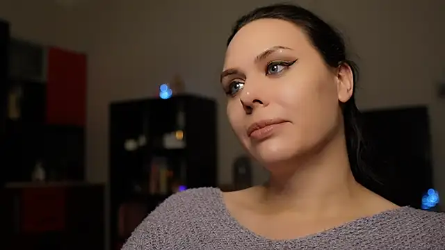 MollyCheiz online show from 12.27.24