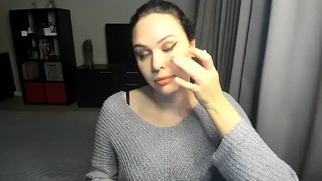 MollyCheiz online show from 01.11.25