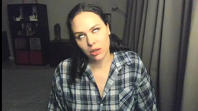 MollyCheiz online show from 01.17.25