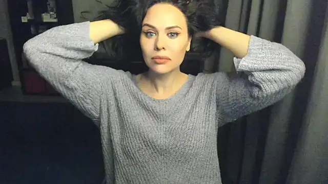 MollyCheiz online show from 01.30.25