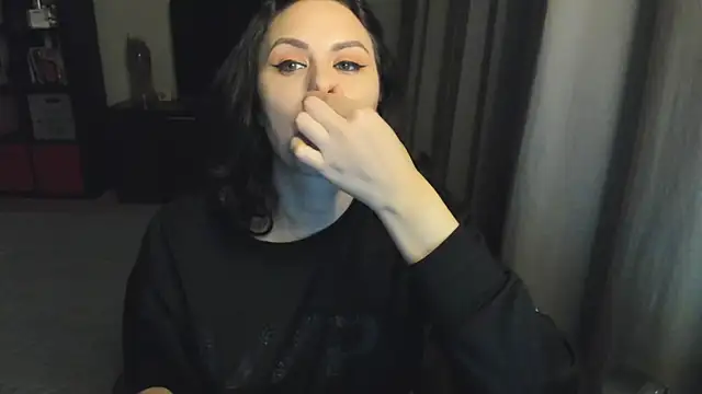 MollyCheiz online show from 09.18.25