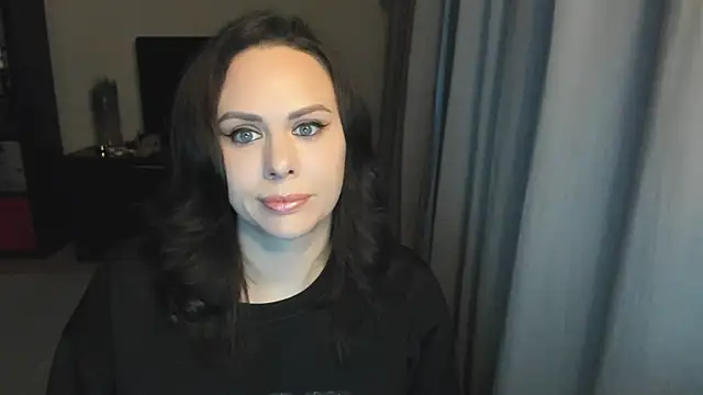 MollyCheiz online show from 10.27.25