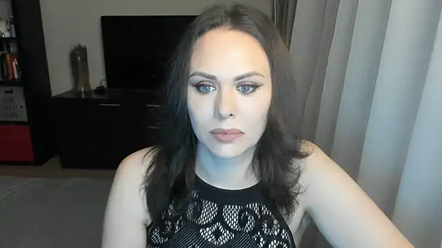 MollyCheiz online show from 11.30.25