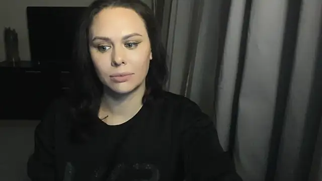 MollyCheiz online show from 12.22.25