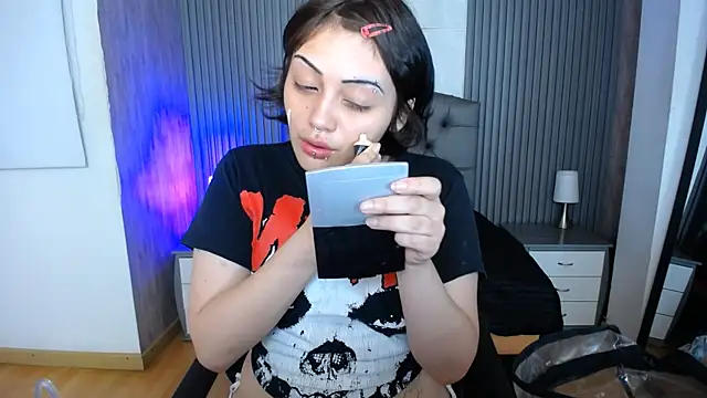 honney dark online show from 12.17.24