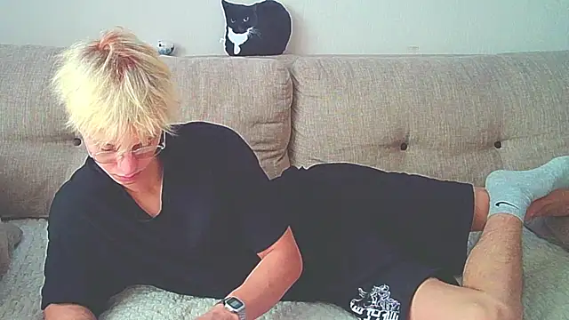 Snapshot of Ostin_meow chatting on 12.15.24 Ostin meow online show from 12.15.24
