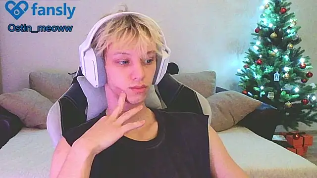 Snapshot of Ostin_meow chatting on 01.09.25 Ostin meow online show from 01.09.25