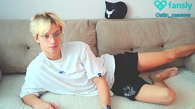 Snapshot of Ostin_meow chatting on 01.15.25 Ostin meow online show from 01.15.25