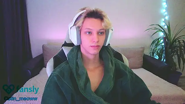 Snapshot of Ostin_meow chatting on 01.24.25 Ostin meow online show from 01.24.25
