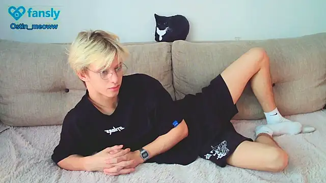 Snapshot of Ostin_meow chatting on 01.29.25 Ostin meow online show from 01.29.25