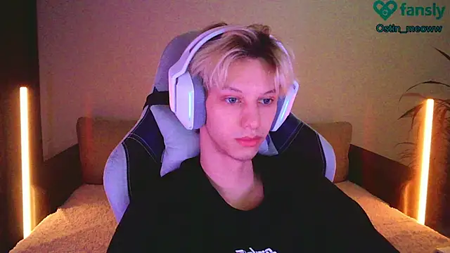 Snapshot of Ostin_meow chatting on 02.09.25 Ostin meow online show from 02.09.25
