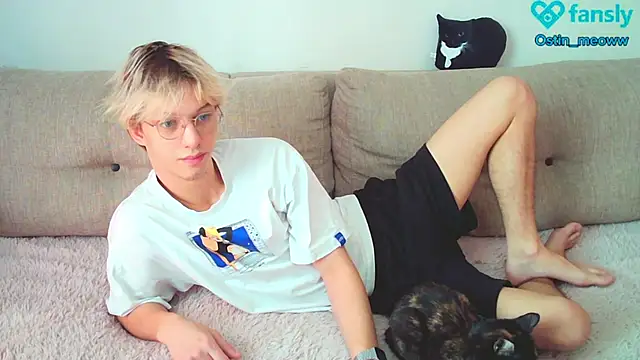 Snapshot of Ostin_meow chatting on 02.21.25 Ostin meow online show from 02.21.25