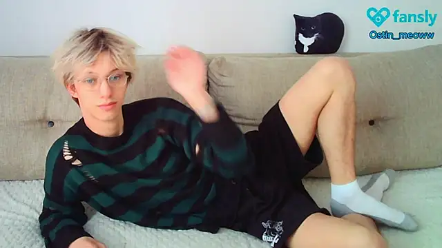 Snapshot of Ostin_meow chatting on 03.13.25 Ostin meow online show from 03.13.25