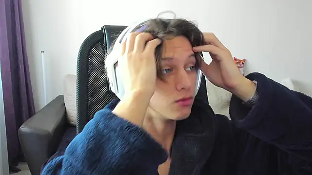 Ostin meow online show from 10.15.25