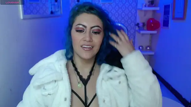 Snapshot of scarleth_blue chatting on 02.15.25 scarleth blue online show from 02.15.25