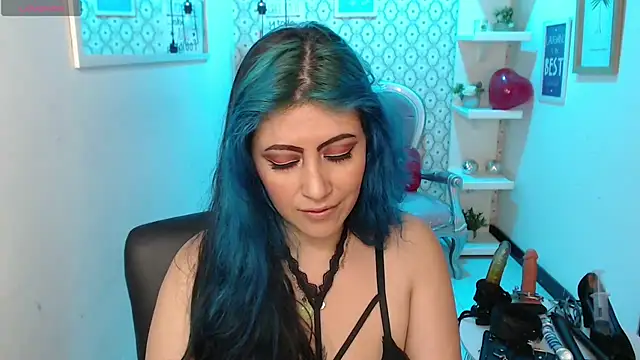 Snapshot of scarleth_blue chatting on 02.15.25 scarleth blue online show from 02.15.25