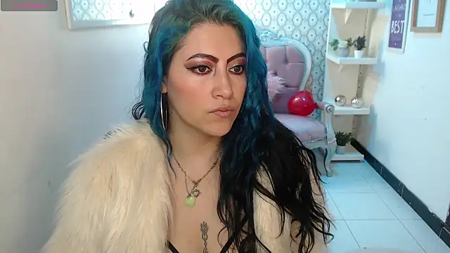 Snapshot of scarleth_blue chatting on 02.19.25 scarleth blue online show from 02.19.25