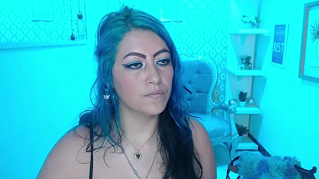 Snapshot of scarleth_blue chatting on 03.18.25 scarleth blue online show from 03.18.25