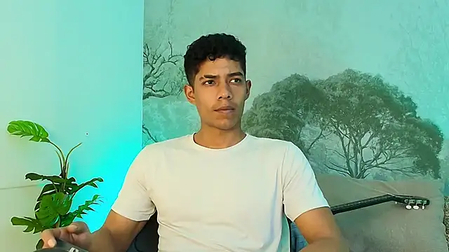 Snapshot of wagz chatting on 05.18.26 wagz online show from 05.18.26