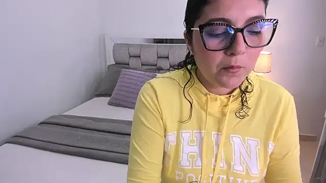 Camilaa bueno online show from 04.08.26