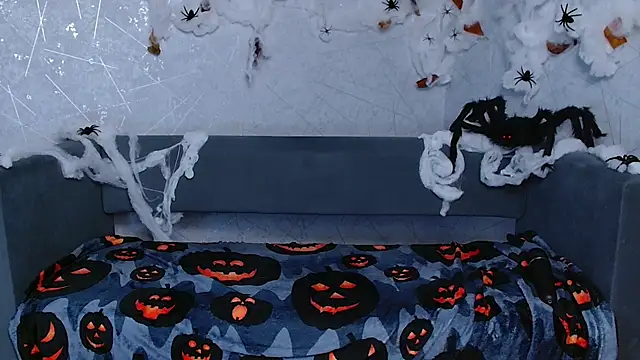 Snapshot of sofiaa_here chatting on 10.20.25 sofiaa here online show from 10.20.25