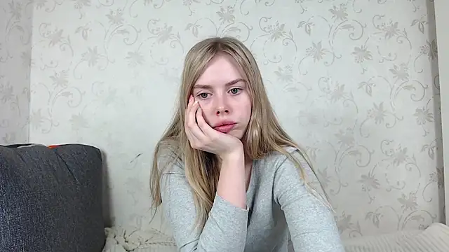 Snapshot of sofiaa_here chatting on 03.10.26 sofiaa here online show from 03.10.26