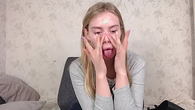 Snapshot of sofiaa_here chatting on 03.12.26 sofiaa here online show from 03.12.26