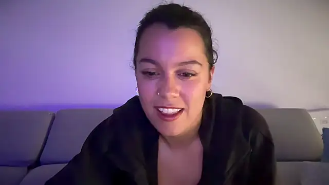 AmaraBella69 online show from 10.21.25