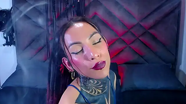 venus goldenblack online show from 12.03.24