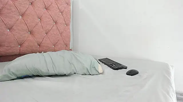 Abby Moss2 online show from 02.12.25