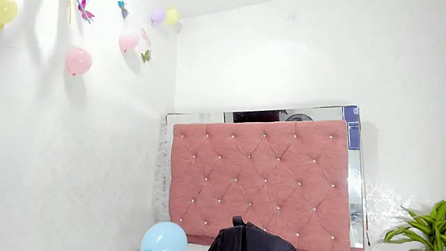 Abby Moss2 online show from 03.05.25