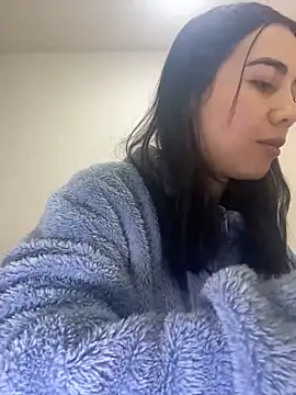 SaraOspinna online show from 12.14.24