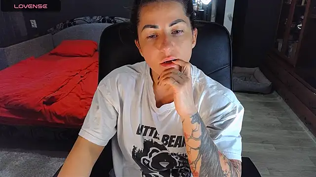 Aria Dl online show from 10.13.25