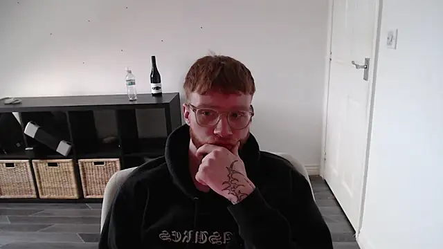 Snapshot of PrettyGinger chatting on 12.14.24 PrettyGinger online show from 12.14.24