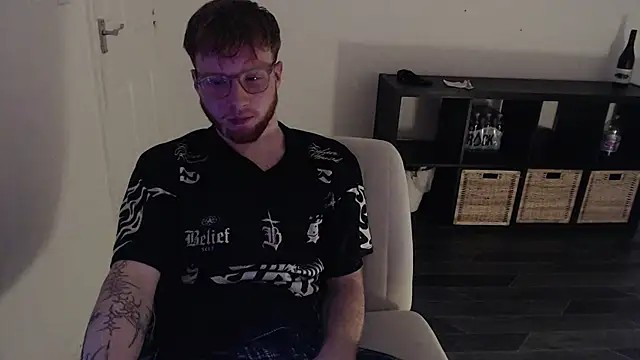 Snapshot of PrettyGinger chatting on 01.05.25 PrettyGinger online show from 01.05.25