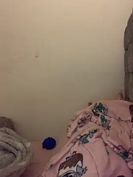 Snapshot of UKJuicyPrincess chatting on 10.28.25 UKJuicyPrincess online show from 10.28.25