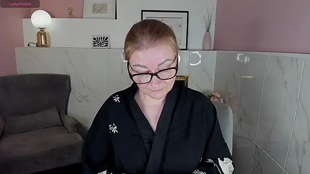 AlexandraKind online show from 12.26.24