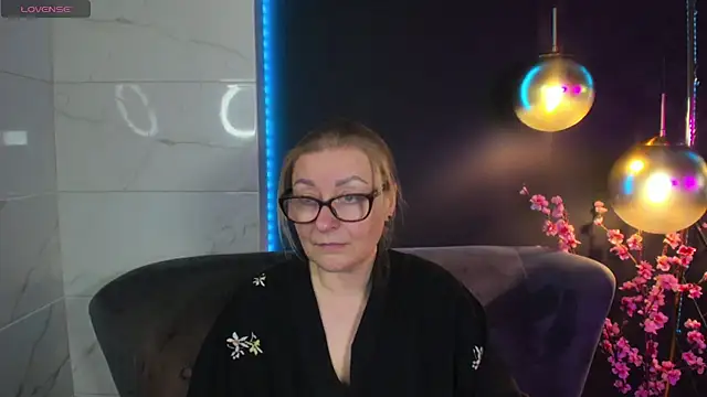 AlexandraKind online show from 12.30.24