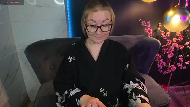 AlexandraKind online show from 12.30.24