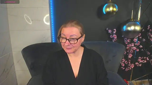 AlexandraKind online show from 01.12.25