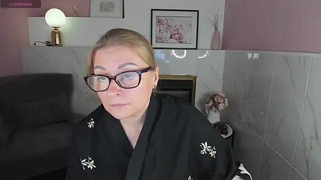 AlexandraKind online show from 01.14.25