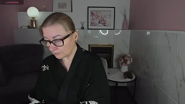 AlexandraKind online show from 01.15.25