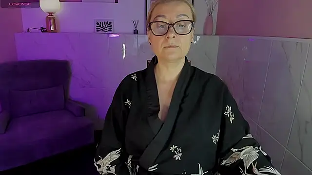 AlexandraKind online show from 01.17.25