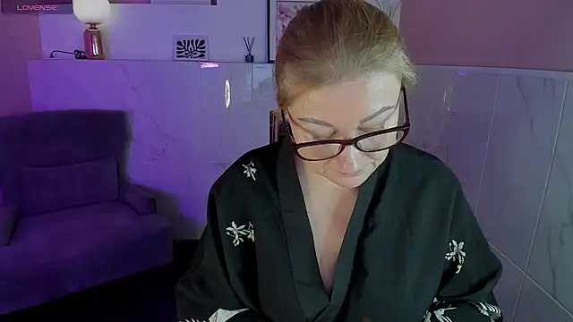 AlexandraKind online show from 01.17.25