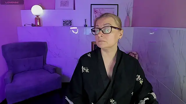 AlexandraKind online show from 01.19.25