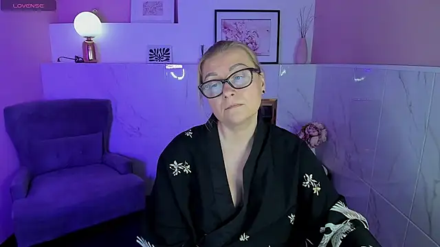 AlexandraKind online show from 01.19.25