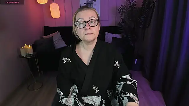 AlexandraKind online show from 01.20.25