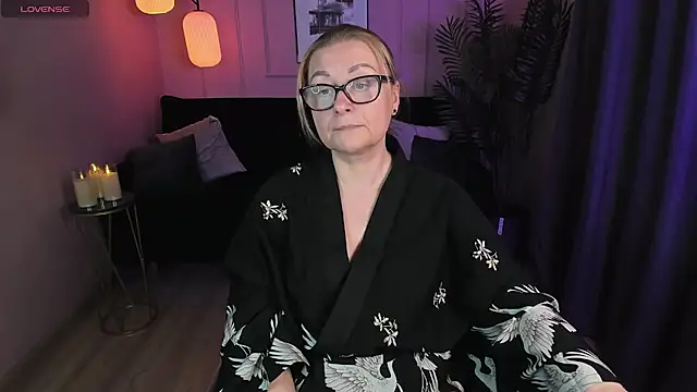 AlexandraKind online show from 01.20.25